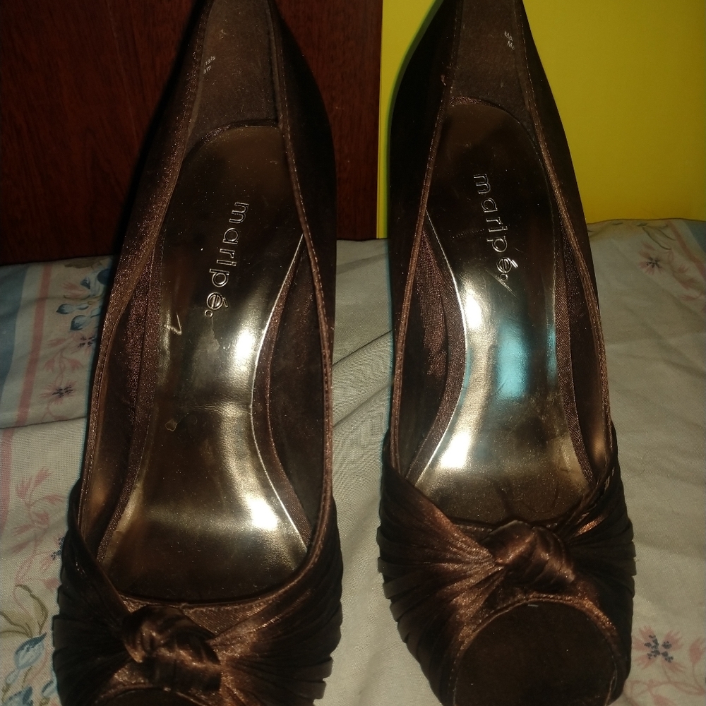 Heels - Picture 2 of 9